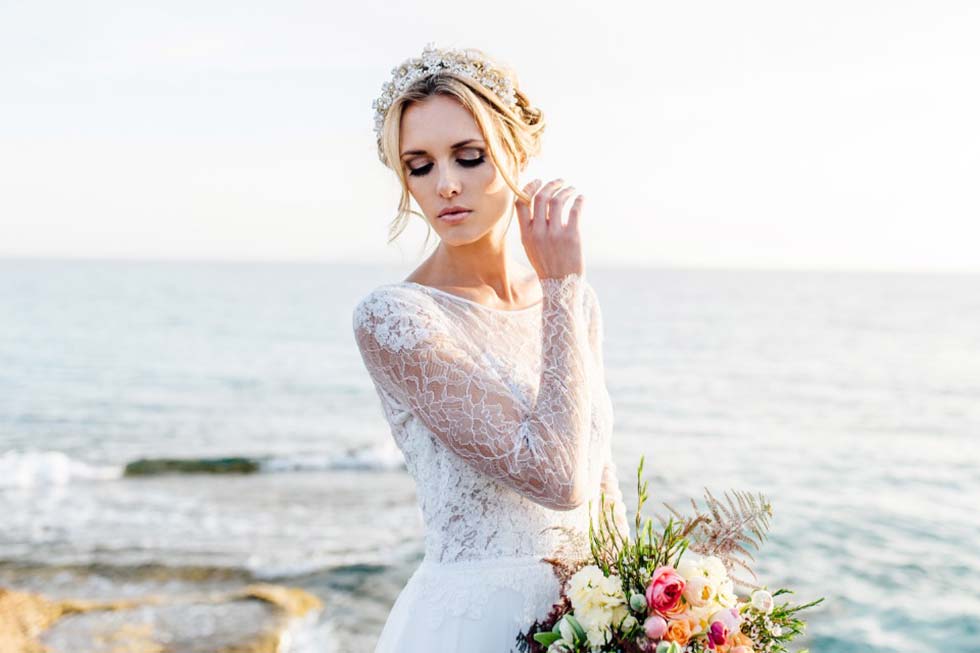 Styled Shooting: Romantischer Brautlook für eine Hochzeit mit Inselfeeling