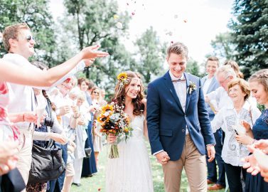 Anja & Matthi: Sonnenblumen-Hochzeit im Schlosshotel Purschenstein