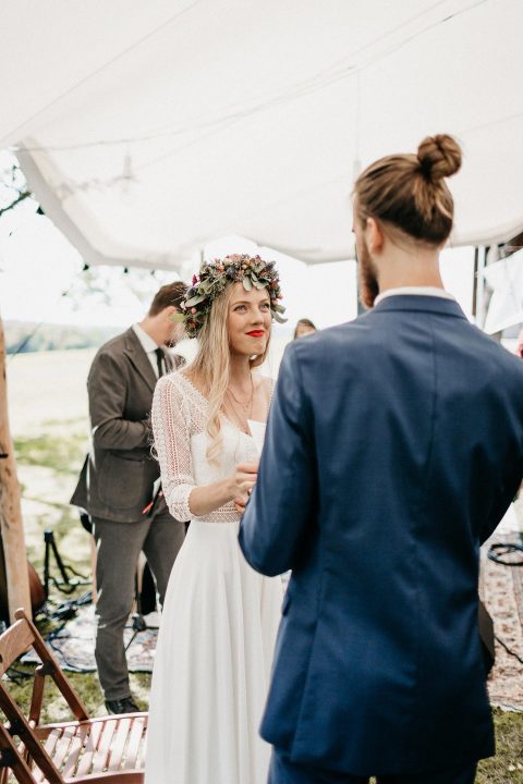 Valeria & Marcel: Ländliche Hochzeit mit Boho-Charme