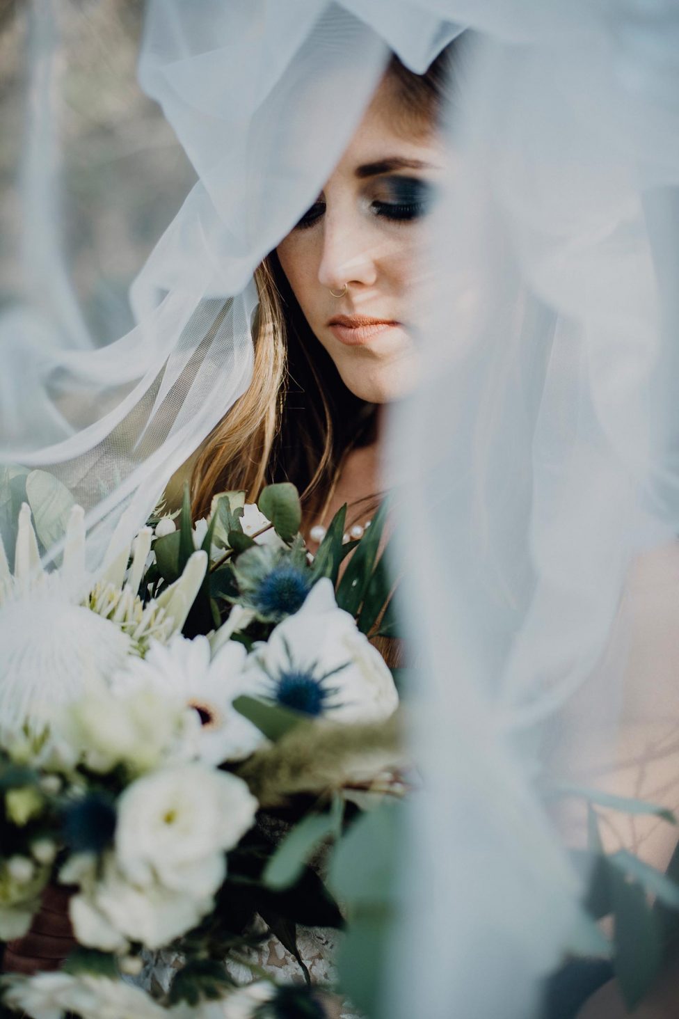 Hochzeitsinspiration Grindehütte: kühl & rauchige Blauetöne
