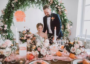 Peachfarbene Hochzeitsinspiration im Allgäu