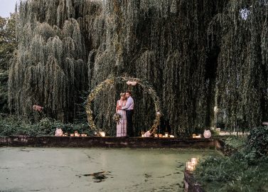 Hochzeitsinspiration in Erdtönen mit viel Birkenflair