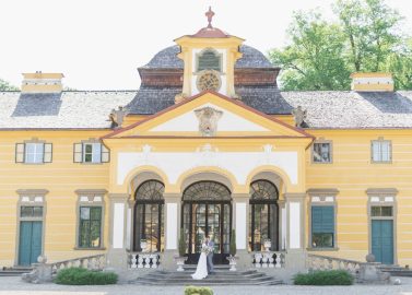 Eine verträumte Hochzeit im Schloss Neuwartenburg